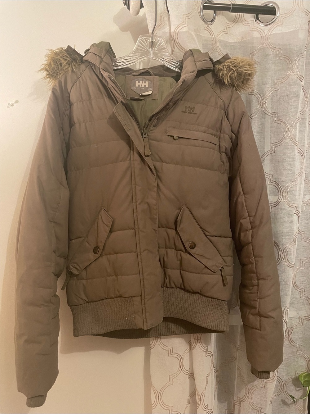 Helly Hansen Women’s Green Puffer Jacket with detachable Faux Fur Hood